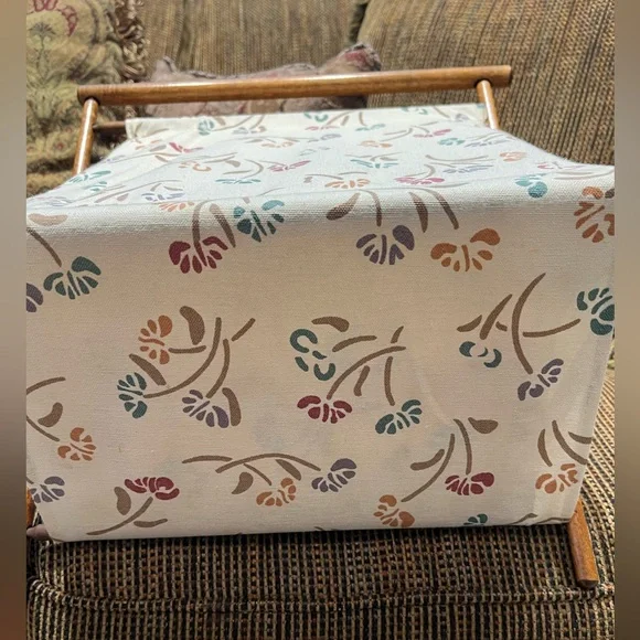 Vintage Folding Sewing Knitting Basket Stand Yarn Bag Caddy Floral 1 owner - Picture 4 of 6